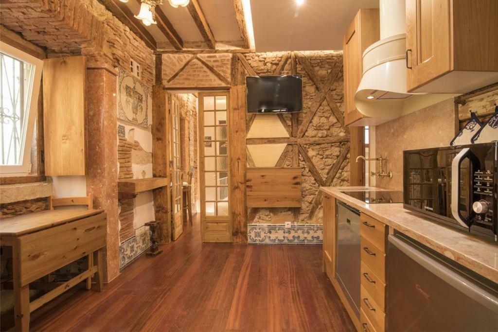Romantic Medieval Apartment Lisbon Exterior photo