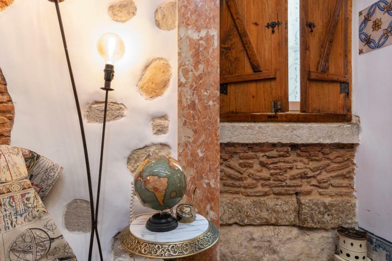 Romantic Medieval Apartment Lisbon Exterior photo