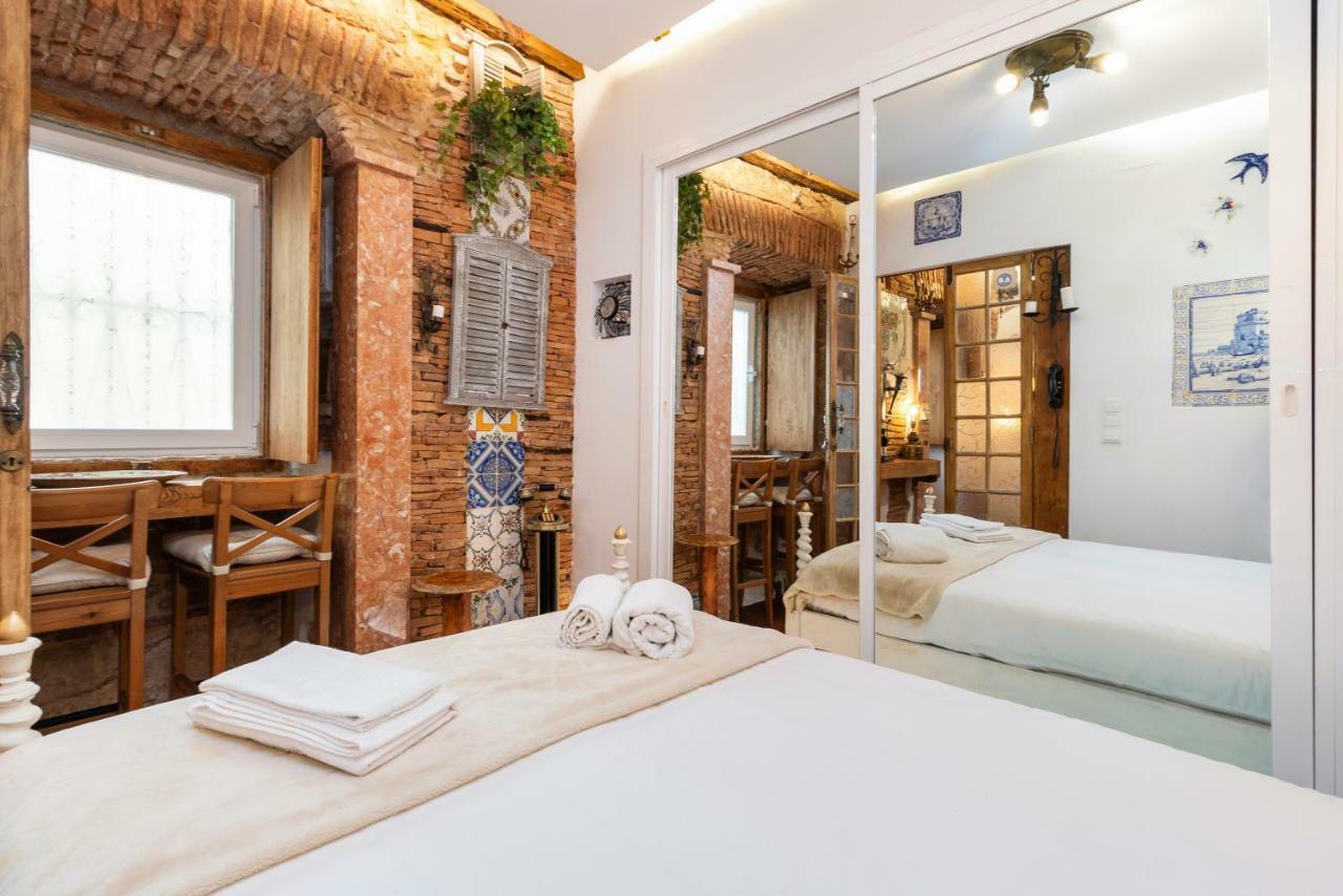 Romantic Medieval Apartment Lisbon Exterior photo