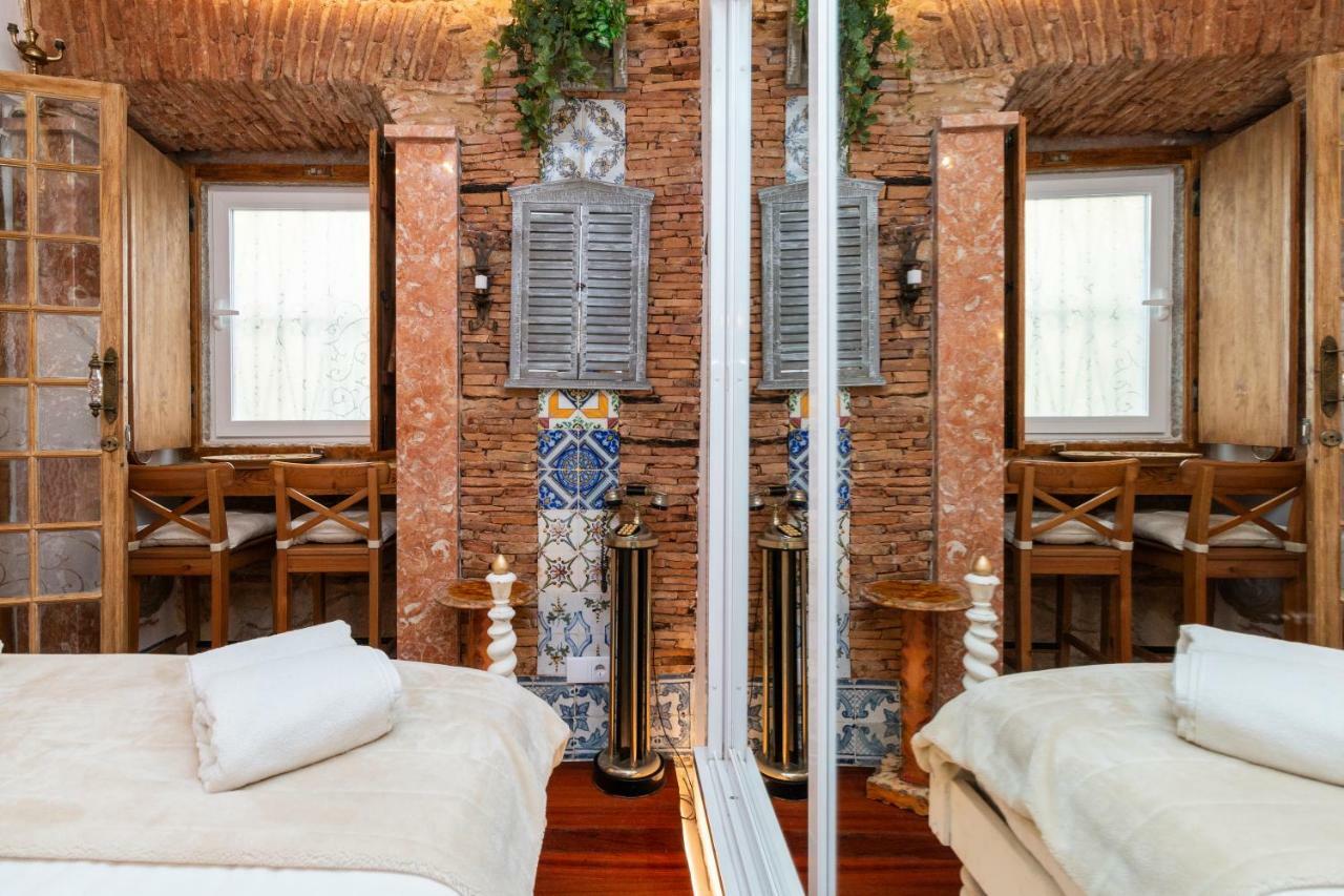 Romantic Medieval Apartment Lisbon Exterior photo